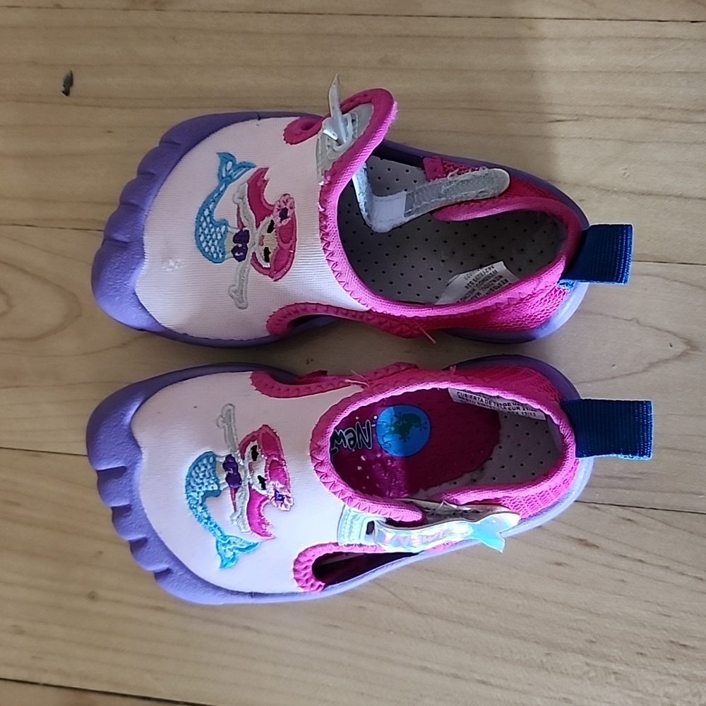 Water beach shoes